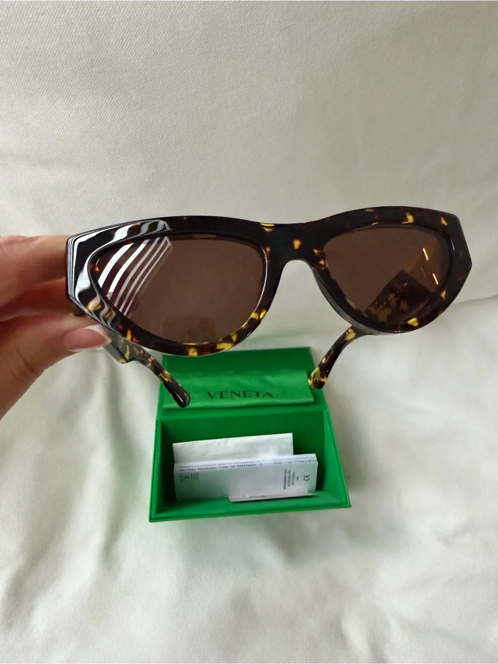 Bottega Veneta BV1176S 002 Havana Brown Cat-Eye Sunglasses – Excellent Condition